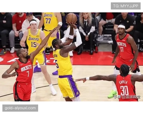 布兰登·英格拉姆利用突破拉开空间助湖人提升关键时刻得分效率
